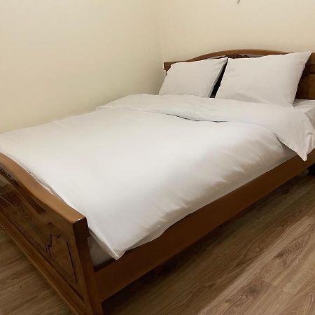 Superior Apt. With Balcony On Aram Street Apartment Ереван Екстериор снимка