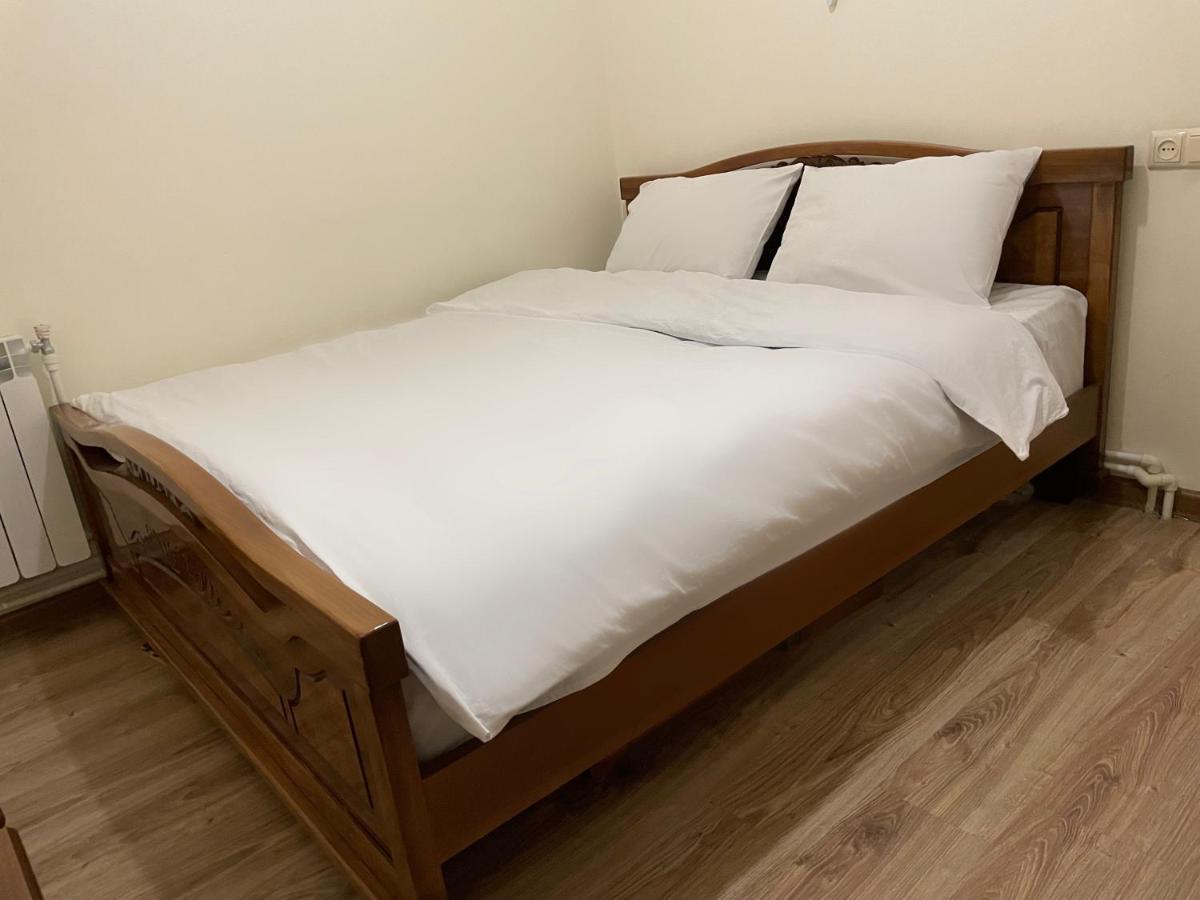Superior Apt. With Balcony On Aram Street Apartment Ереван Екстериор снимка