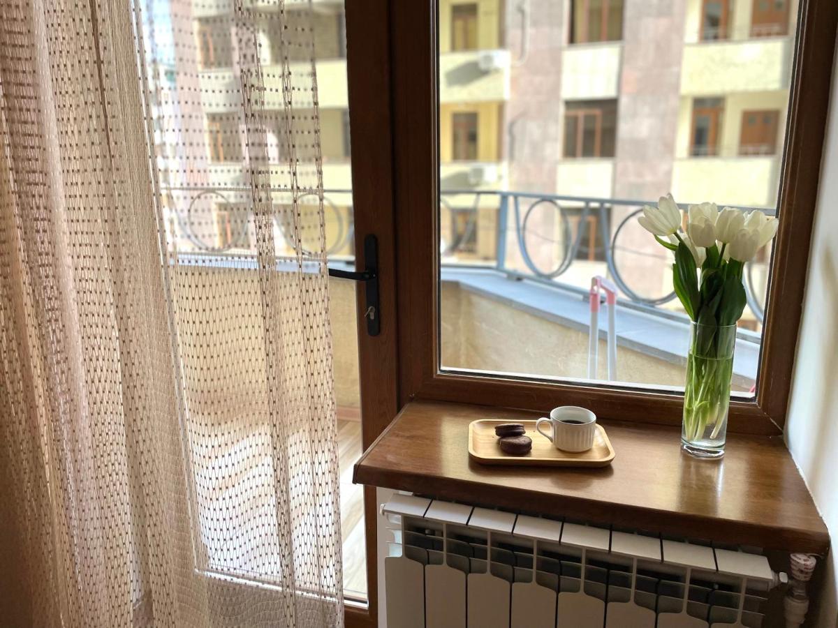 Superior Apt. With Balcony On Aram Street Apartment Ереван Екстериор снимка
