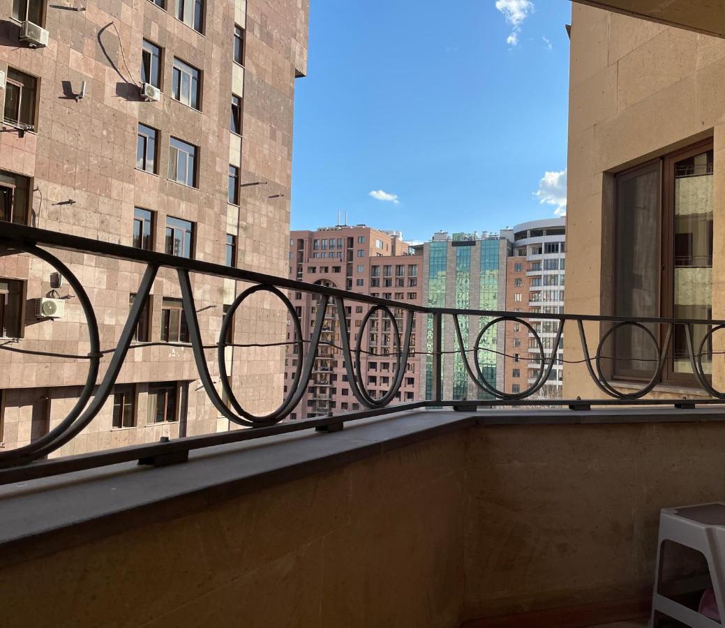 Superior Apt. With Balcony On Aram Street Apartment Ереван Екстериор снимка